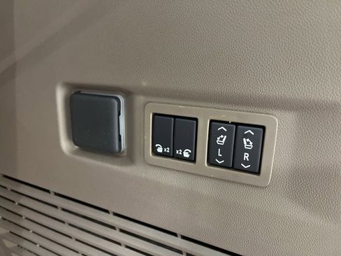 New 2026 GMC Yukon Denali w/ Sun & Power Step Package image 26