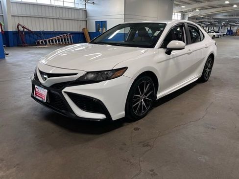 Used 2021 Toyota Camry SE FWD image 7