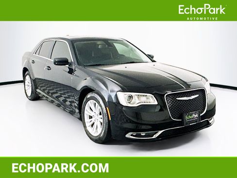 Used 2019 Chrysler 300 Touring L w/ Quick Order Package 22F image 1