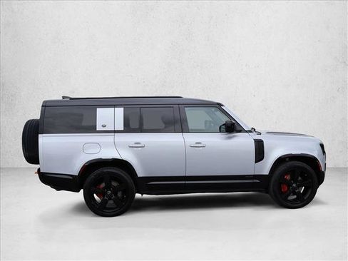 Used 2023 Land Rover Defender 130 X AWD/4WD image 4