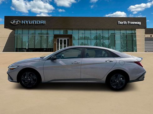 New 2026 Hyundai Elantra SEL Sport Premium FWD image 3
