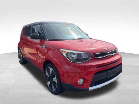 Used 2018 Kia Soul + FWD image 8