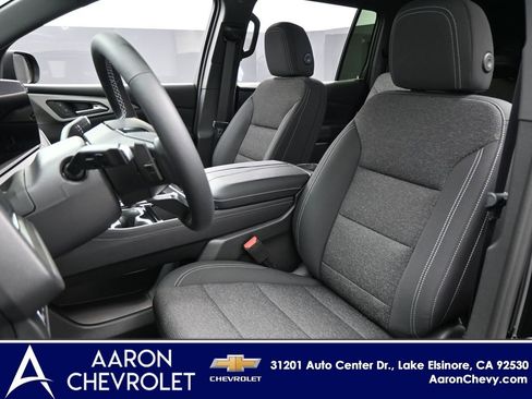 New 2026 Chevrolet Traverse LT image 8