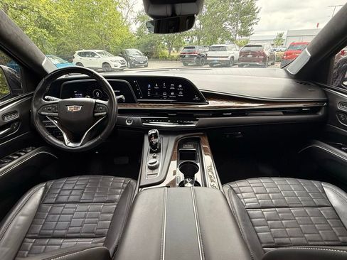 Used 2023 Cadillac Escalade Premium Luxury Platinum w/ LPO, Floor Liner Package AWD/4WD image 16