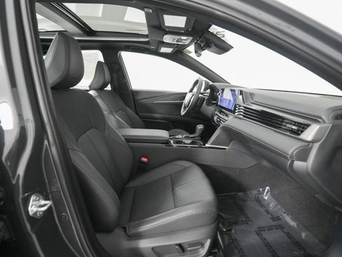 Used 2025 Toyota Camry XSE FWD image 19