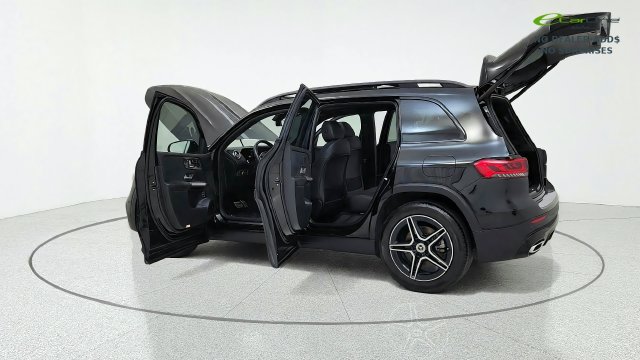 Used 2023 Mercedes-Benz GLB 250 w/ AMG Line image 16