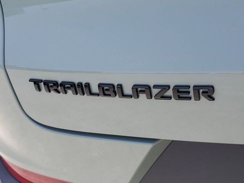 New 2026 Chevrolet TrailBlazer LT w/ Convenience Package FWD image 8