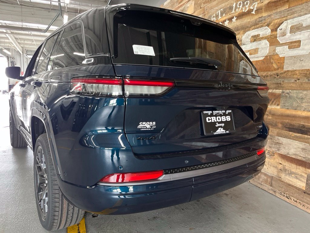 New 2027 Jeep Grand Cherokee Summit AWD/4WD image 17