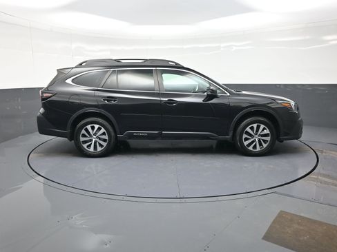 Used 2022 Subaru Outback Premium image 2