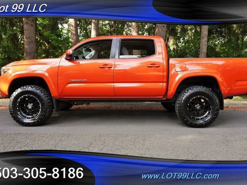 Used 2017 Toyota Tacoma SR5 AWD/4WD image 1