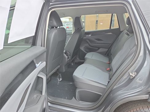 New 2026 Volkswagen Tiguan SE image 25