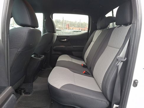 Used 2023 Toyota Tacoma TRD Off-Road image 10