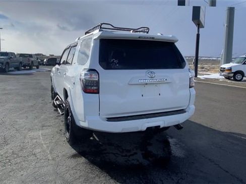 Used 2016 Toyota 4Runner SR5 image 7