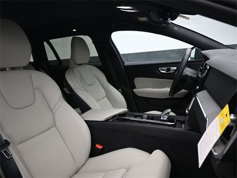Used 2024 Volvo V60 B5 Cross Country Ultimate image 35