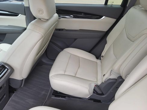 Used 2020 Cadillac XT6 Premium Luxury FWD image 13
