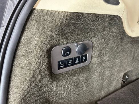 Used 2019 Lincoln MKT AWD image 43
