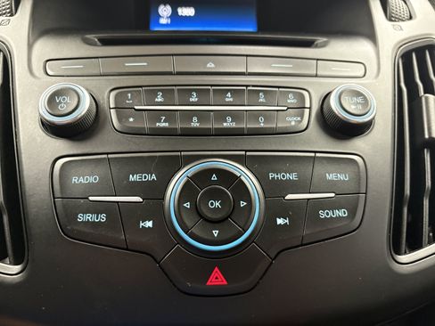 Used 2017 Ford Focus SE FWD image 16