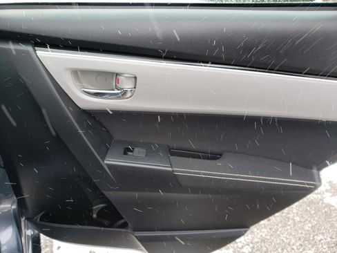 Used 2018 Toyota Corolla LE image 16