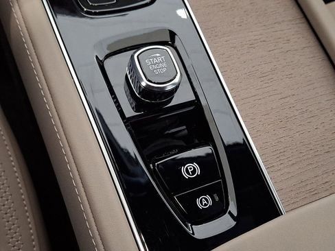 New 2026 Volvo XC90 B6 Plus w/ Protection Package Premier image 27