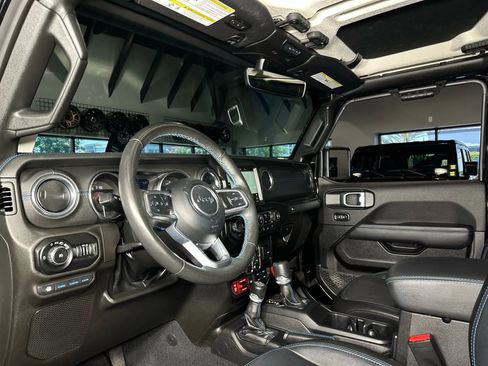 Used 2022 Jeep Wrangler Unlimited Rubicon 4xe w/ Steel Bumper Group image 15