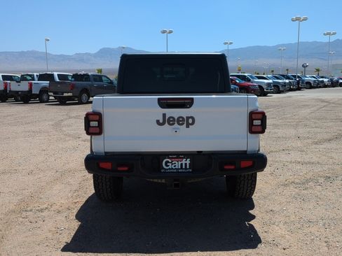 Used 2020 Jeep Gladiator Rubicon AWD/4WD image 4