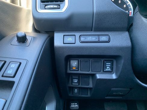 Used 2024 Nissan Frontier SV w/ SV Convenience Package image 19