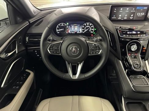 Used 2025 Acura RDX SH-AWD image 17
