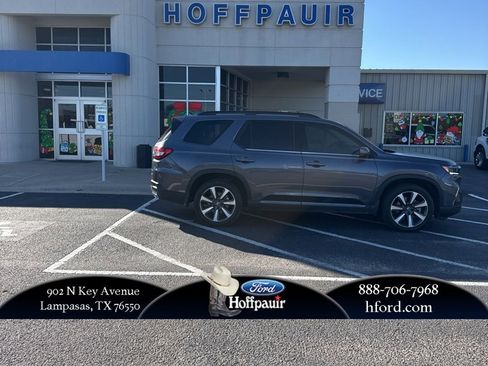 Used 2024 Honda Pilot Elite image 1