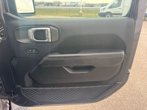 Used 2018 Jeep Wrangler Unlimited Sahara w/ Dual Top Group image 32