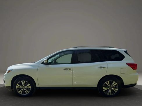 Used 2019 Nissan Pathfinder SV FWD image 2