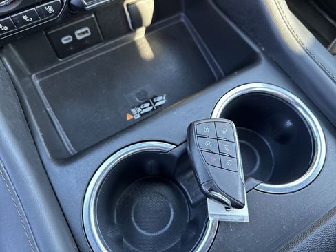 Certified 2023 Chevrolet Suburban High Country image 33