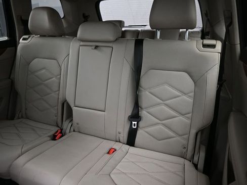 Used 2024 Volkswagen Atlas SE FWD image 14