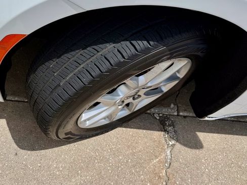 Used 2023 Chrysler Pacifica Touring-L FWD image 37