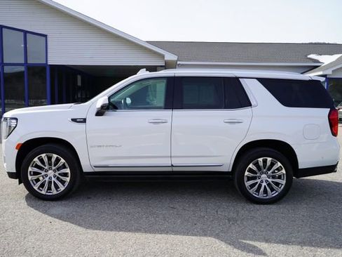 Used 2023 GMC Yukon Denali w/ Advanced Technology Package AWD/4WD image 4