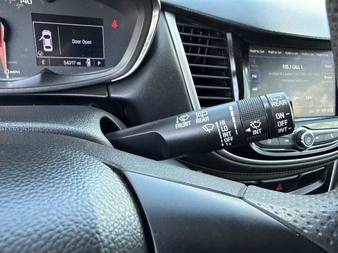 Used 2020 Chevrolet Trax LS FWD image 31