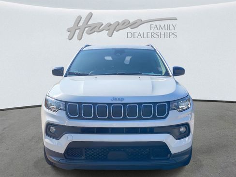 Certified 2022 Jeep Compass Latitude image 10