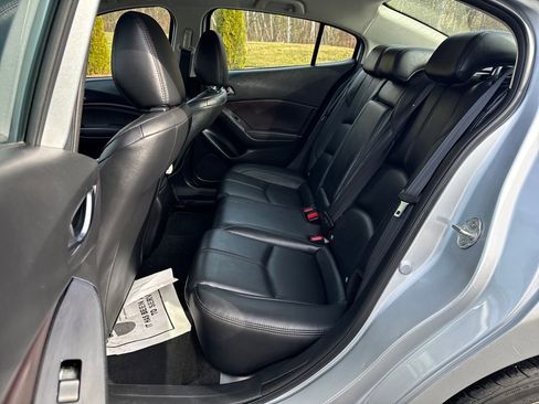 Used 2018 MAZDA MAZDA3 Touring image 30