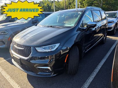 Used 2022 Chrysler Pacifica Pinnacle