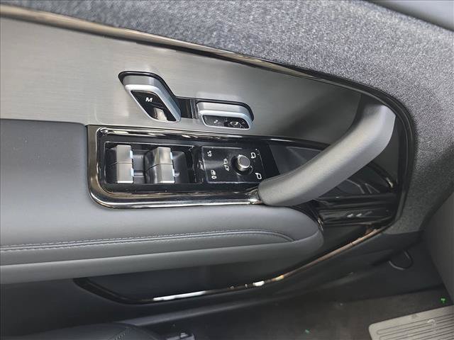New 2027 Land Rover Range Rover Sport SE AWD/4WD image 26