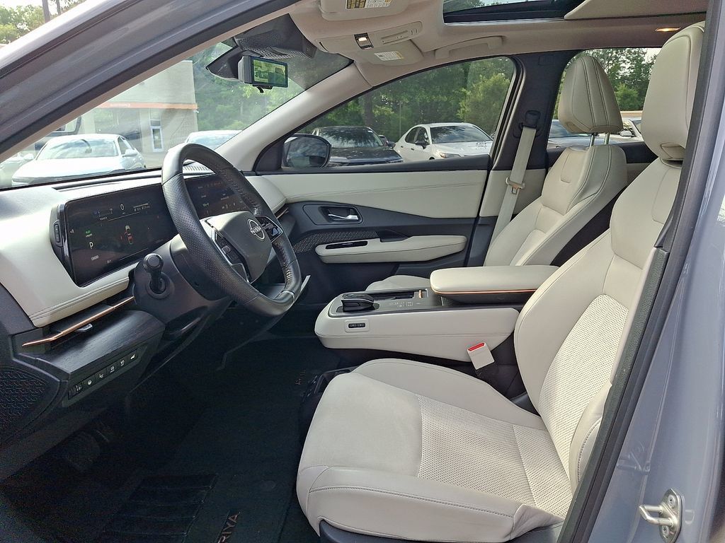 Used 2023 Nissan Ariya FWD image 13