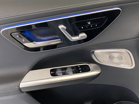 Used 2024 Mercedes-Benz GLC 300 4MATIC image 23