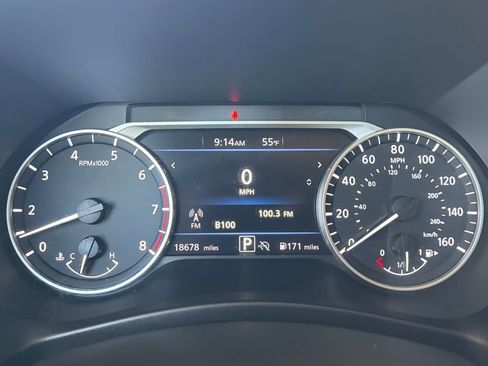 Used 2025 Nissan Sentra SV image 21