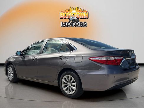 Used 2017 Toyota Camry LE FWD image 4