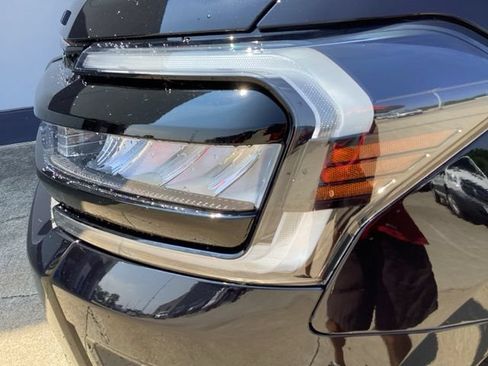 Used 2023 Ford Expedition Limited AWD/4WD image 5