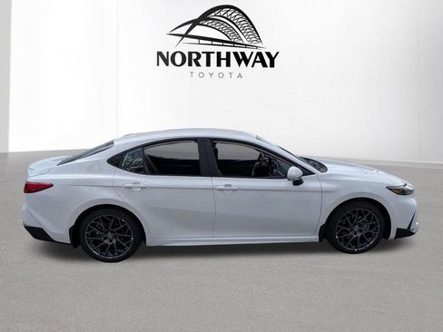 New 2026 Toyota Camry SE FWD image 3