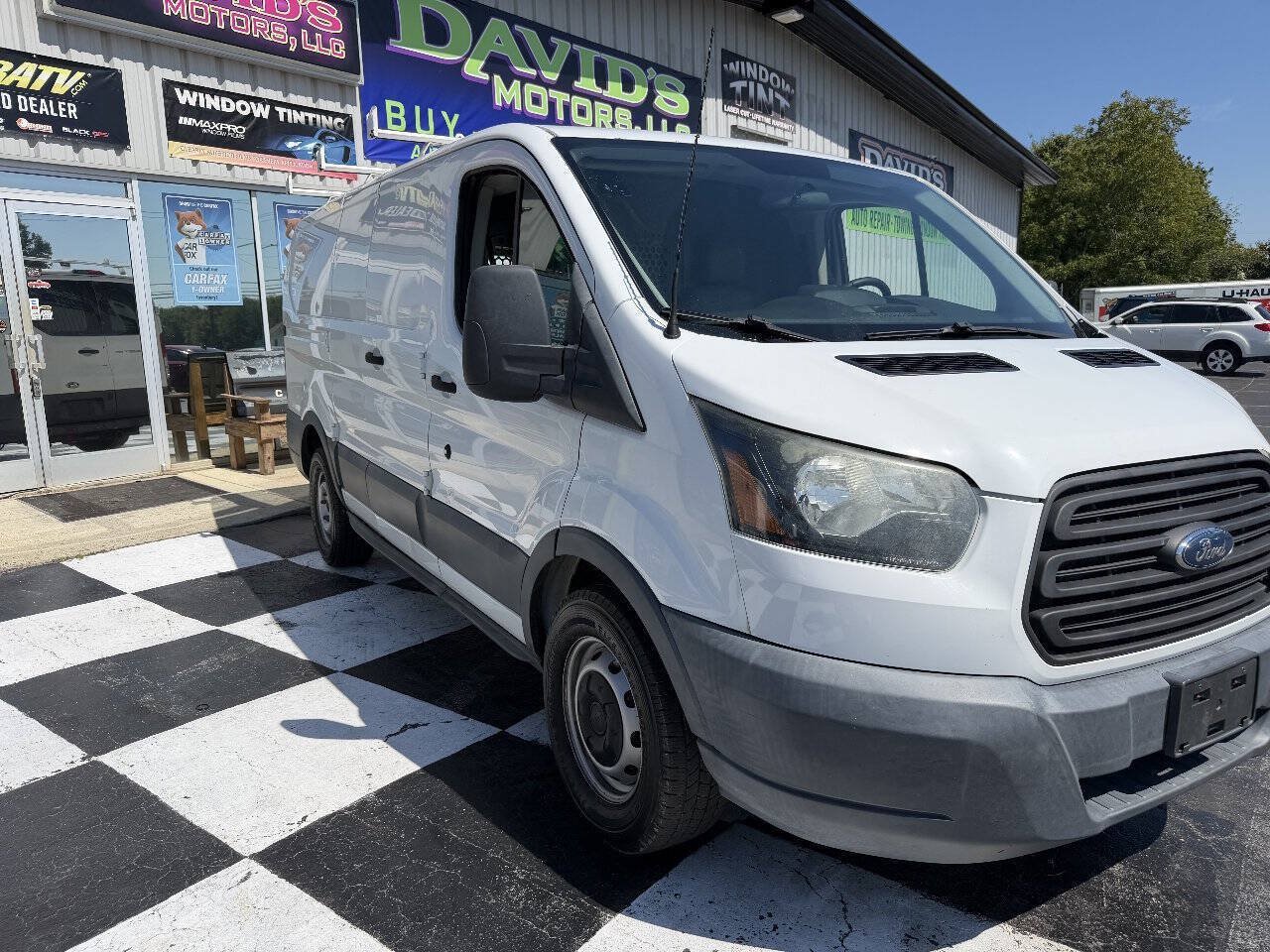 Used 2016 Ford Transit 150 130 Low Roof RWD image 4