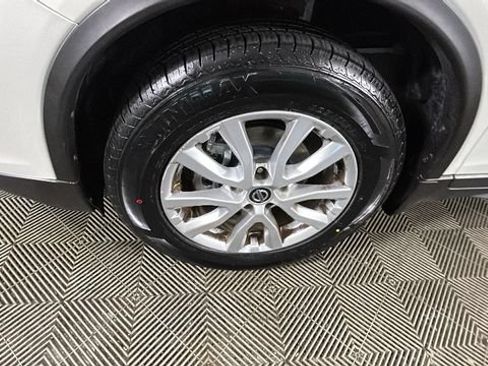 Used 2019 Nissan Rogue SV FWD image 9