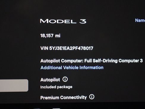 Used 2023 Tesla Model 3 Standard Range image 9