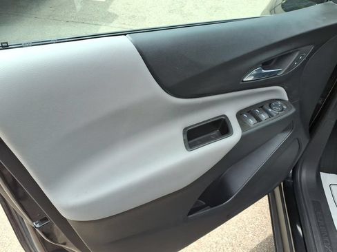 Certified 2023 Chevrolet Equinox LS w/ LS Convenience Package FWD image 11