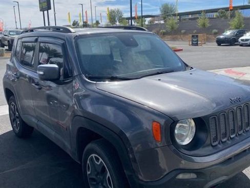 Used 2016 Jeep Renegade Trailhawk image 2